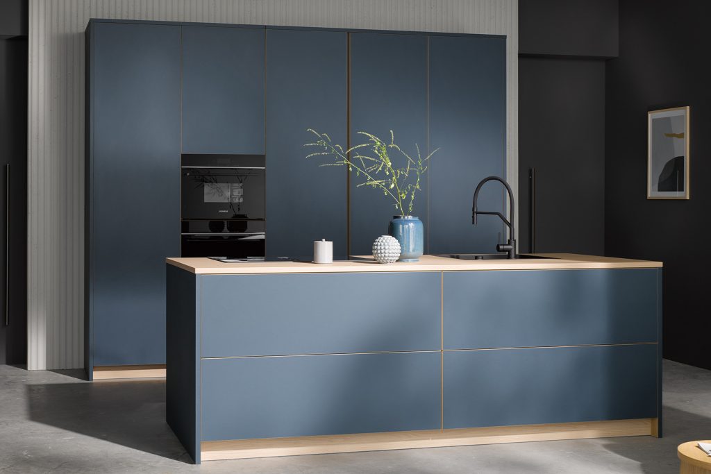 Hacker Systemat furniture by KCA Kitchens in Berkshire