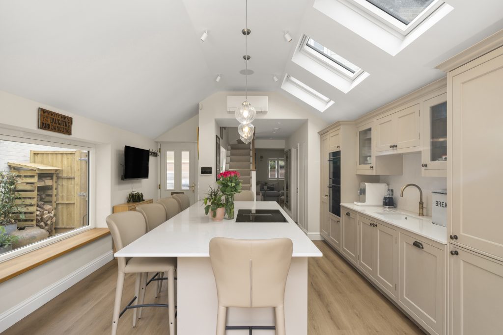 Traditional handcrafted Shaker kitchen in a cottage renovation, Holyport, Berkshire