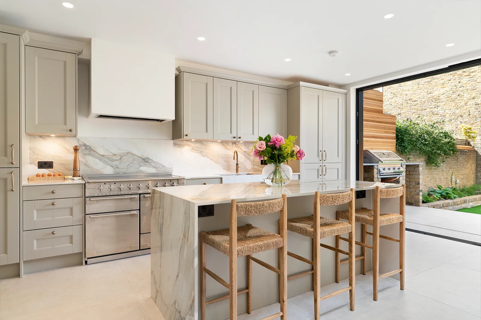 Contemporary Farmhouse Kitchen in London