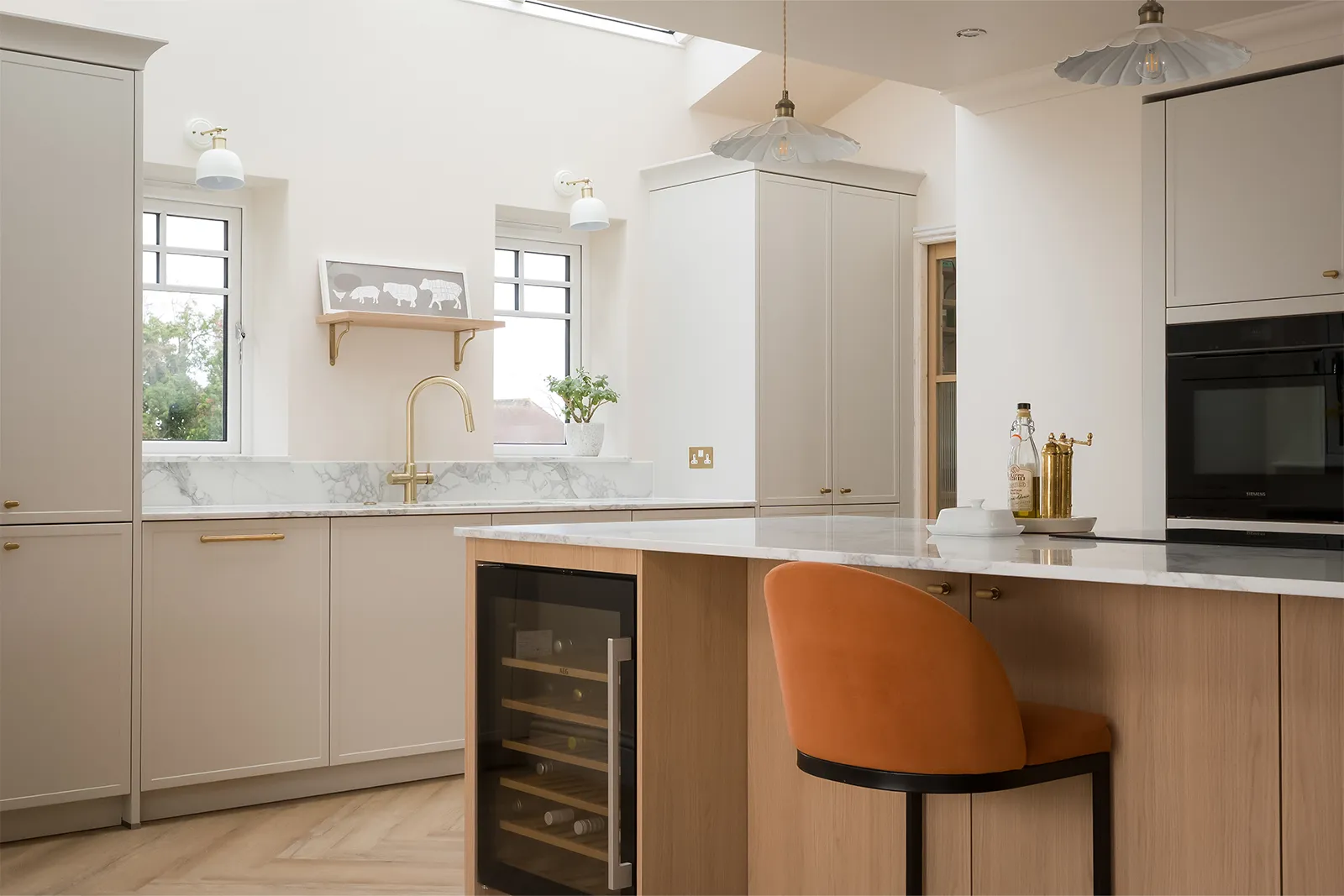 Modern Oak and Beige Kitchen Wokingham