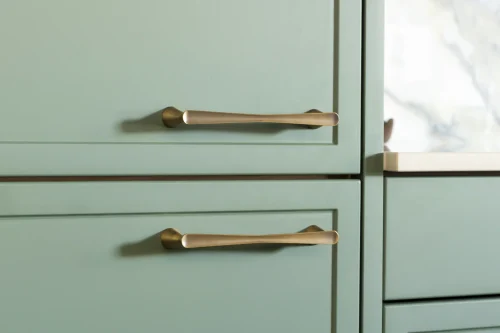 Matte soft-touch skinny shaker kitchen furniture coatings.