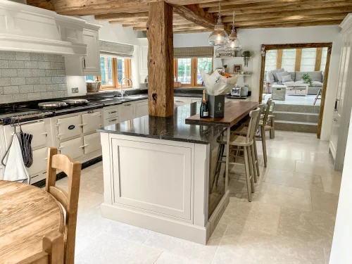 A farmhouse shaker kitchen by KCA.